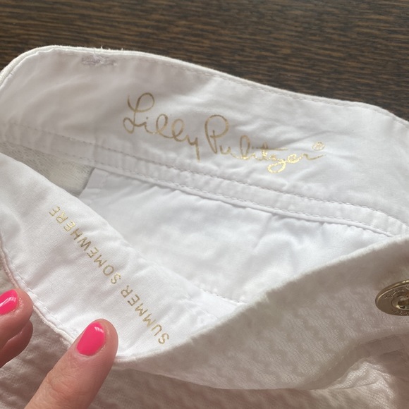 Size 0 shorts; never worn due pregnancy - Picture 3 of 3